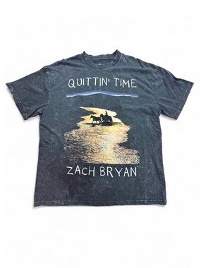 Zach Bryan Quittin’ Time Tour Graphic T-Shirt – Men’s Large